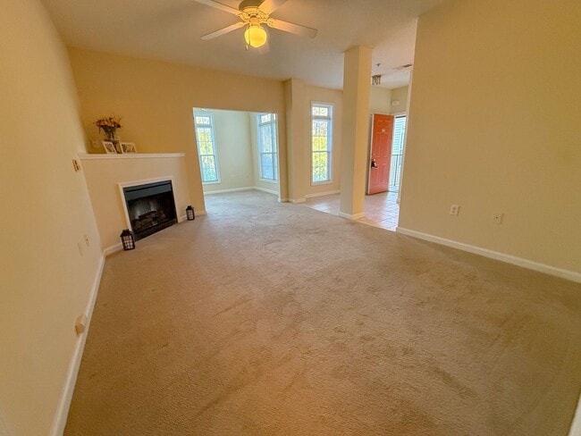 Building Photo - Special Rate! SPACIOUS 1 Bed 1.5 Bath Condo with Sunroom and AMENITIES!!!