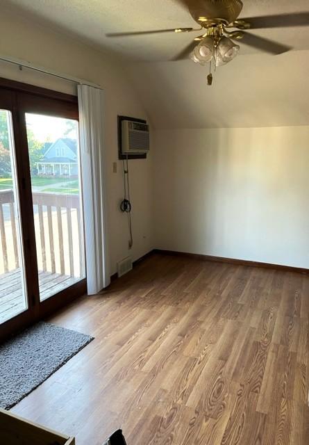 Photo - 500 1st St NE