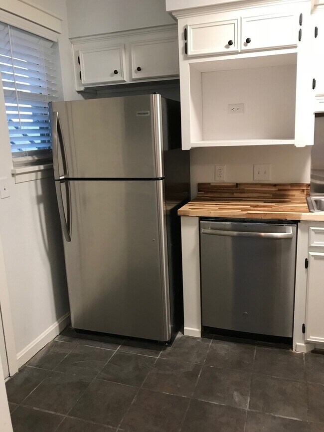 Photo - 117W-117 Wentworth Street Unit A