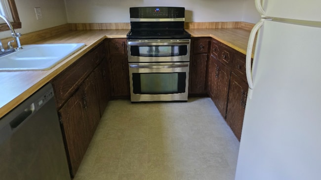 Photo - 16830 Dane Ct W