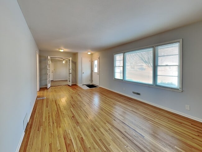 Photo - 2907 W 87th St