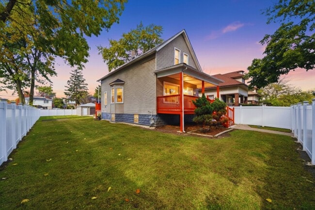 Building Photo - 11224 S Hermosa Ave