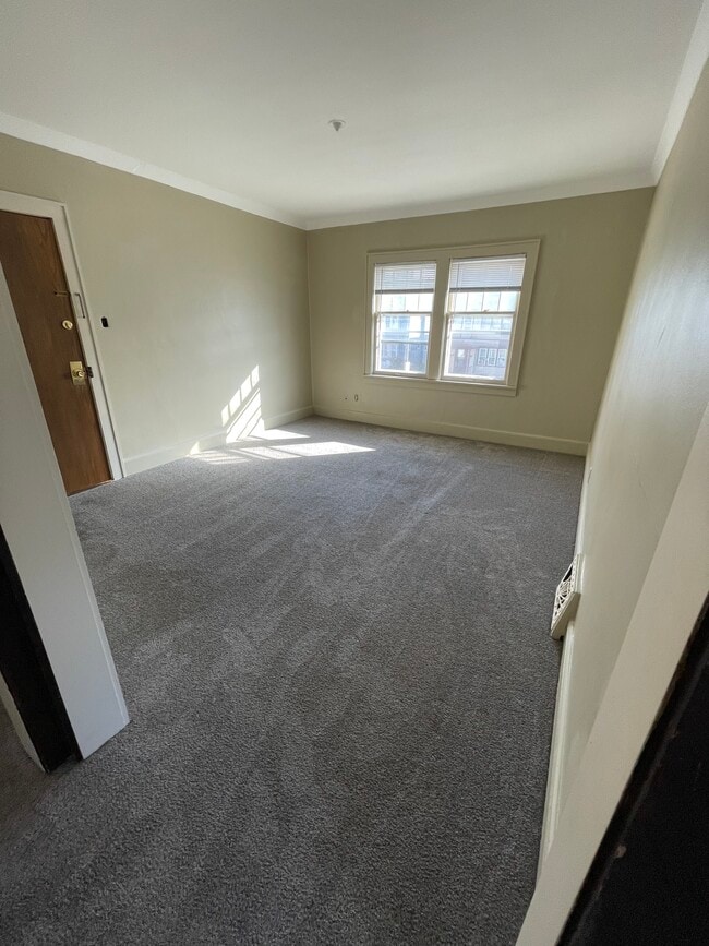 Front room - 5724 W Vliet St Unit Apt 3