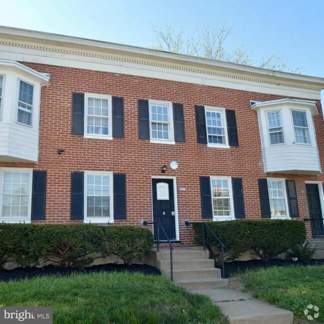 Building Photo - 109 S Bentz St Unit 8 Rental