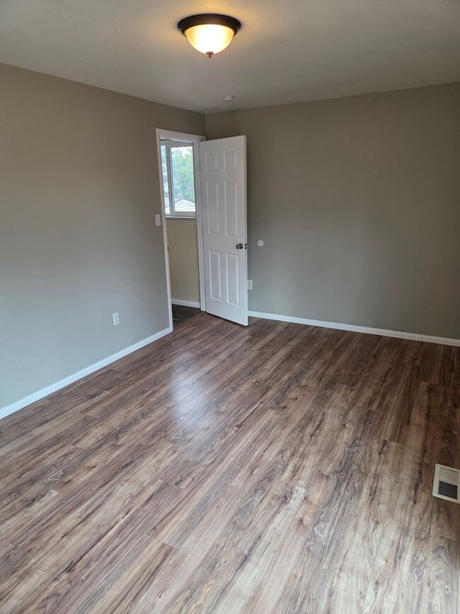 Photo - 710 W Cleveland Cir