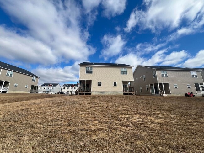 Photo - 208 Shallowbag Bay Ln