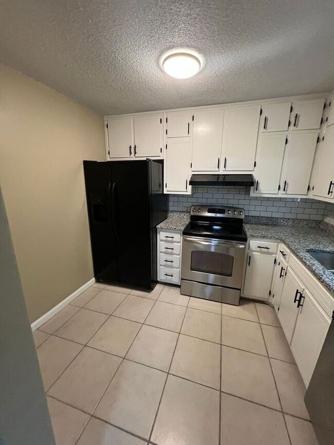 Photo - Cozy 2 bedroom 1 bath ranch duplex NOW AVAILABLE!