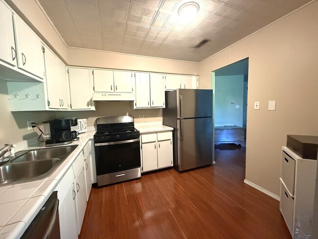 Photo - 1705 Lakecliffe Dr Unidad C