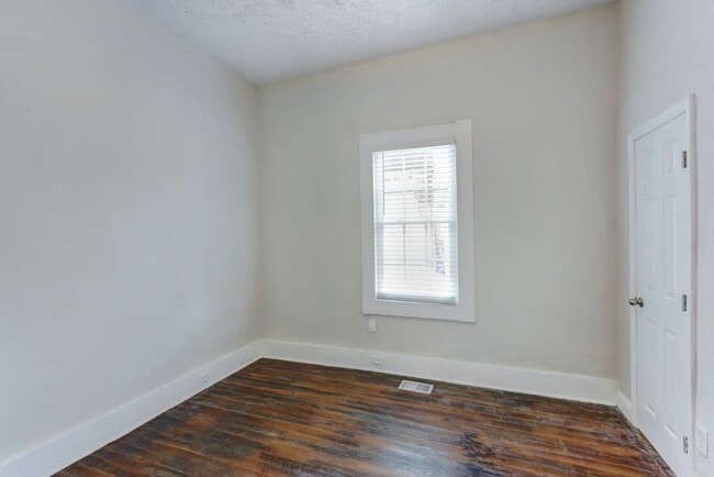 Photo - Renovated single family, fenced yard, close to Historic District/SCAD