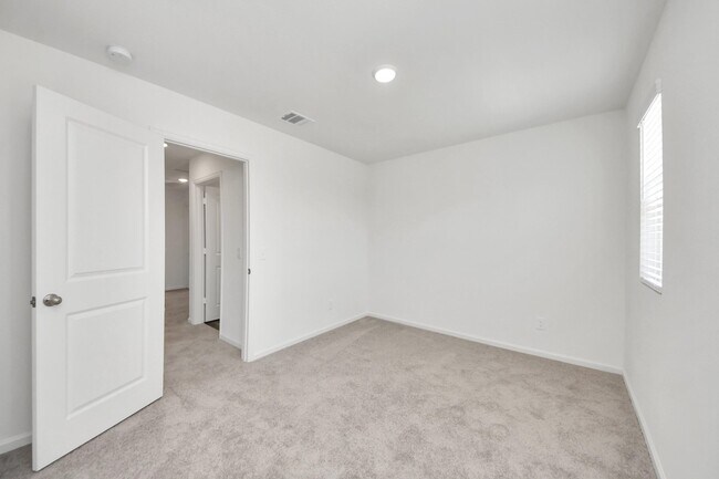 Building Photo - 10303 Rosemary