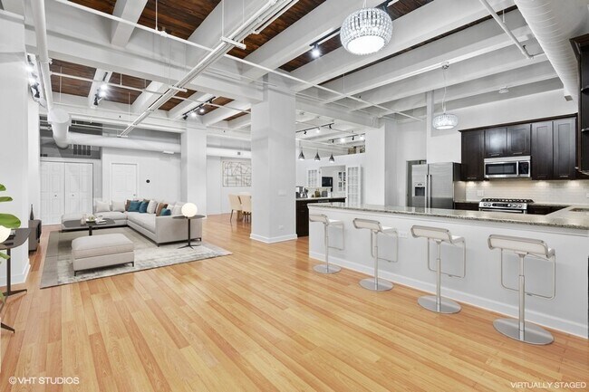 Photo - 312 N May St Unidad 2IJ