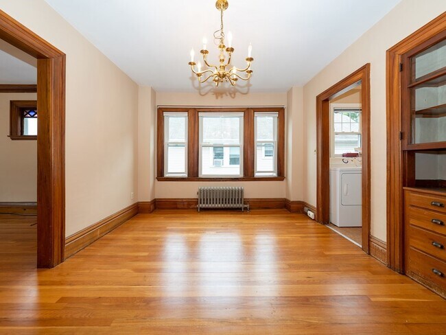 Photo - 32 Rangeley Rd