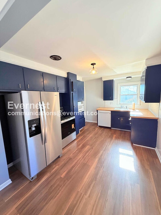 Photo - 165 W Baker Ave