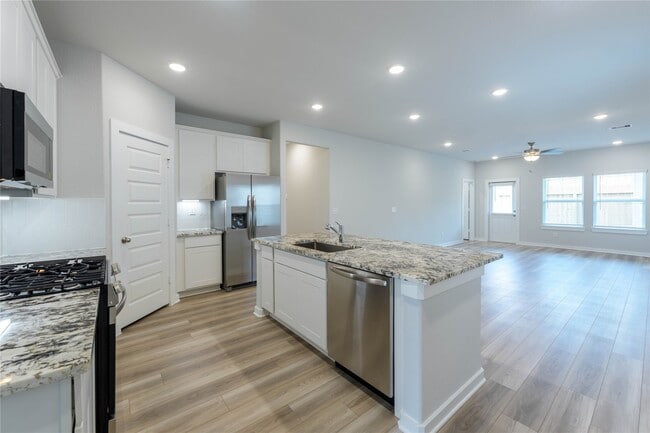 Photo - 8626 Blueberry Ash St