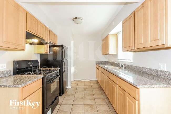 Photo - 16342 Evans Ave