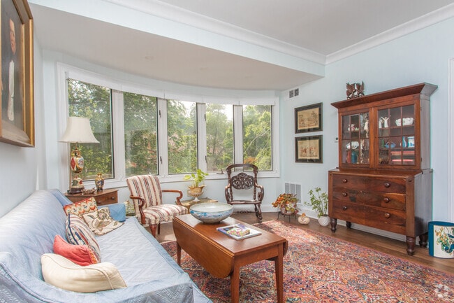 1HAB, 1BA - 900 ft² - Saint Anne's Terrace Senior Living Apartamentos