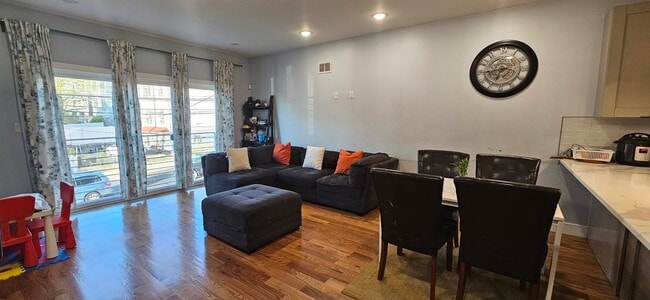 Photo - 251 Manhattan Ave Unit 1