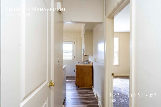 Photo - 822 E 3rd St Unit #2