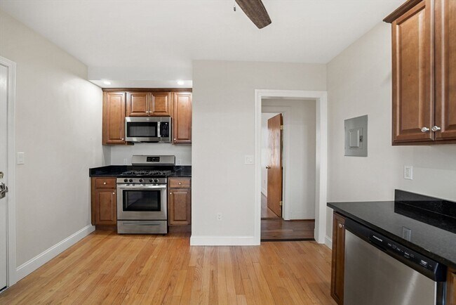 Photo - 46 Breed St Unit 2