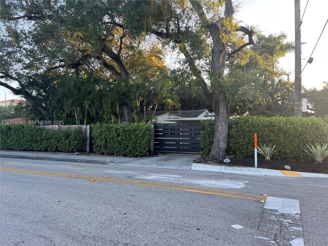 Photo - 701 SW 9th Ave