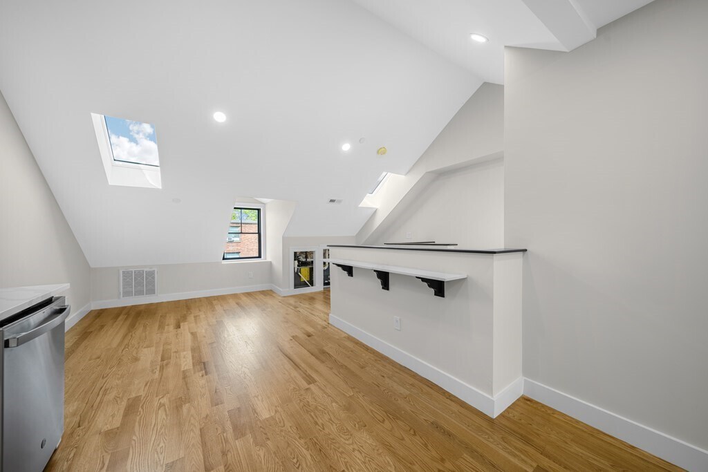 Photo - 84 Bunker Hill St Unit 3