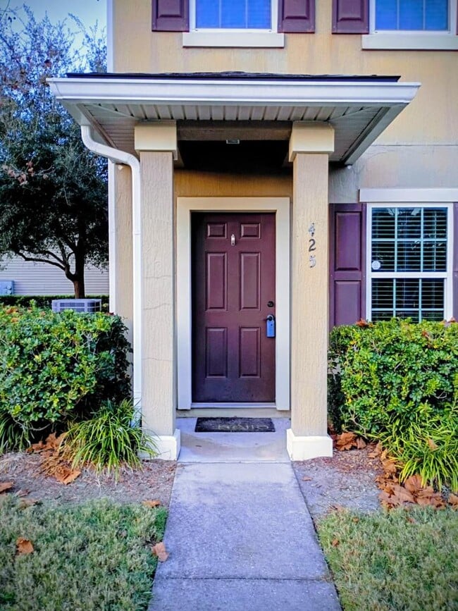 Photo - 425 Oasis Ln