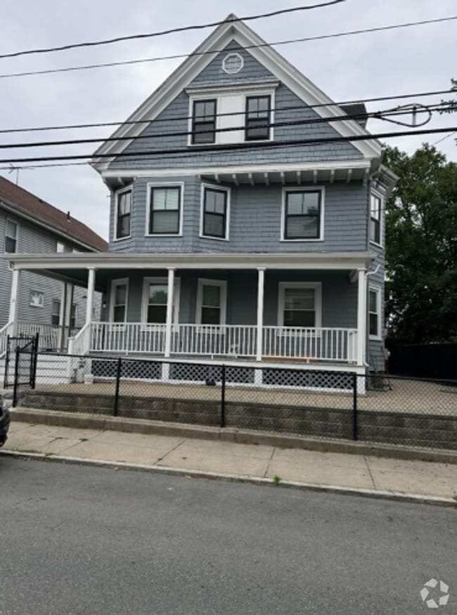 Building Photo - Newly Renovated 4 Bed Rental