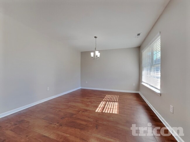 Photo - 42 Folkstone Ct