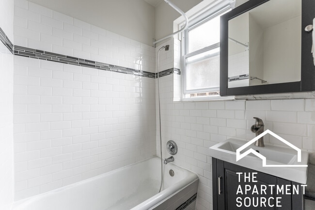 Photo - 646.5 W Roscoe St Unit 2S