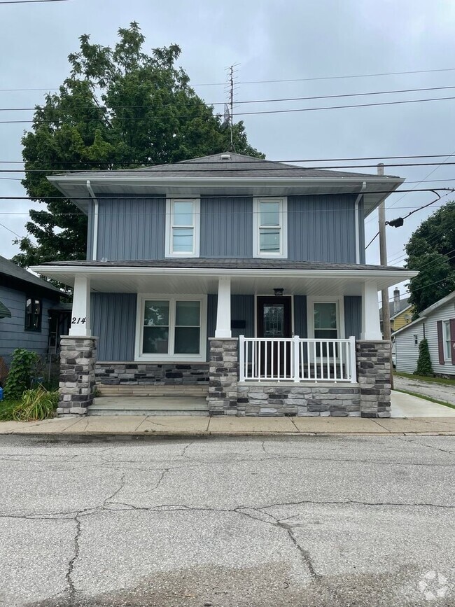 Building Photo - 4 Bedroom Home Near Downtown Goshen