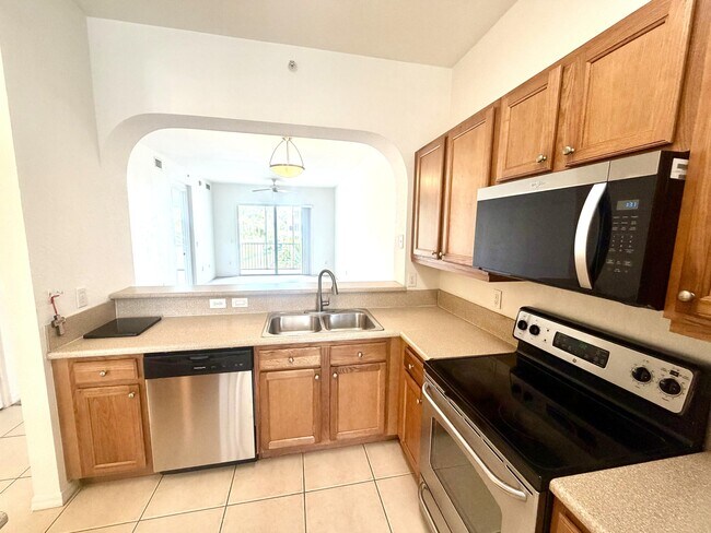 Photo - 3600 Oaks Clubhouse Dr Unit 309