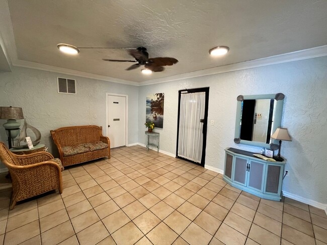 Photo - 190 Escambia Ln