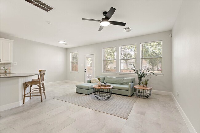 Photo - 10 Scenic Brook Ct
