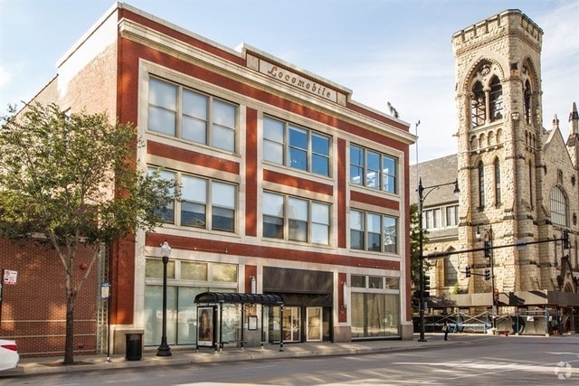 Building Photo - 2000 S Michigan Ave Unit 104 Rental