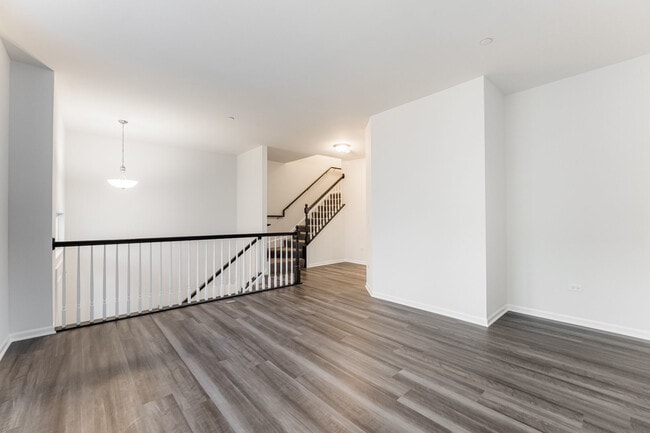 Photo - 1985 Kingsley Cir