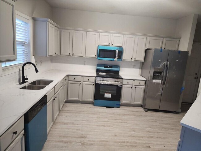 Photo - 138 Shady View Pl