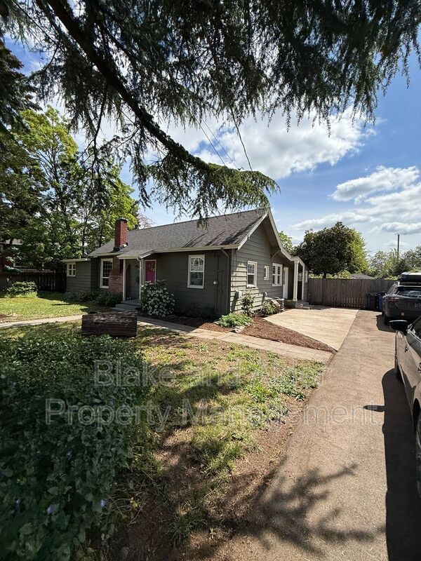 Photo - 5916 SE Knapp St