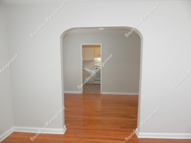 Photo - 392 Cairo St NW