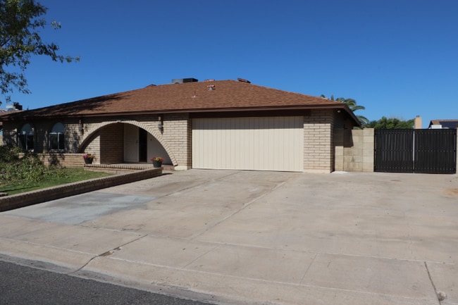 Building Photo - 4636 W Aster Dr