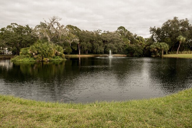 Photo - NEW PRICE / Summer Lakes-N Tamiami Trail Casa Adosada
