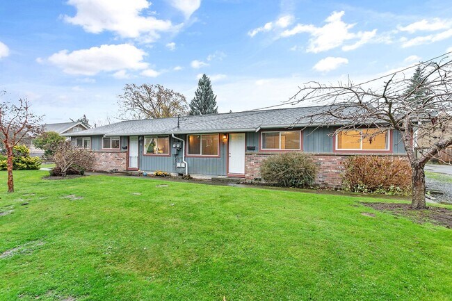 Building Photo - 2425 Spruce St Unit B