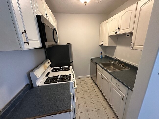Building Photo - 142 Kenrick St Unit #7 Rental
