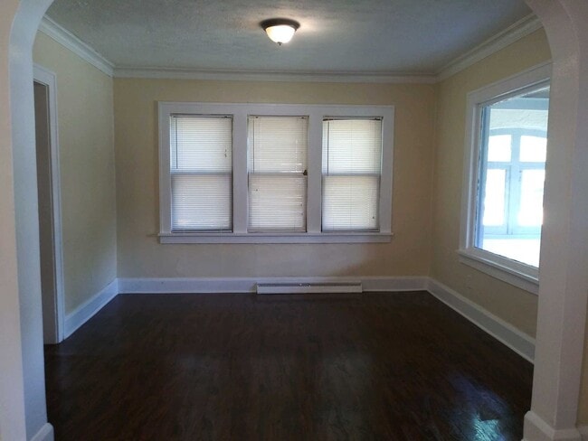 Photo - 2 Bedroom Home - Northwest Rockford