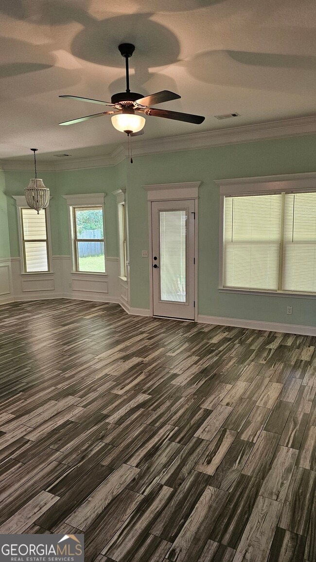 Photo - 304 Durgin Drive
