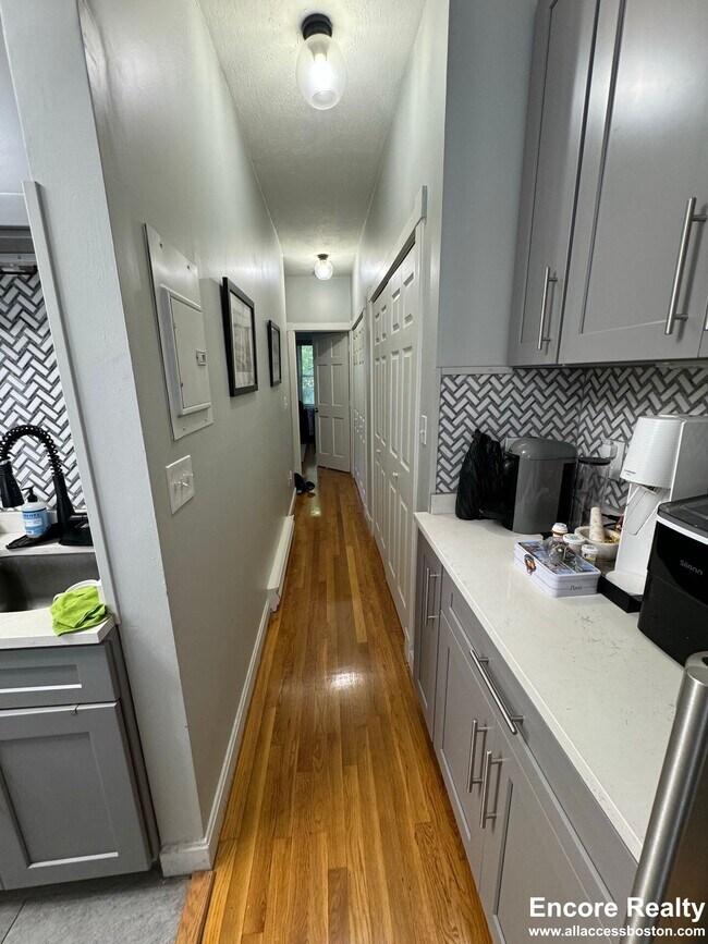 Photo - 120 London St Unit 9