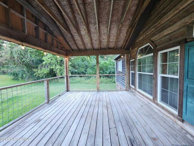 Photo - 118 April Ln