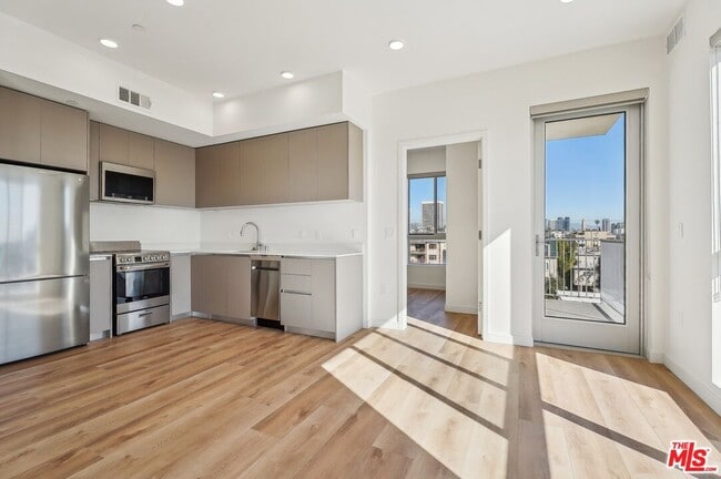 Photo - 1814 Federal Ave Unidad 503