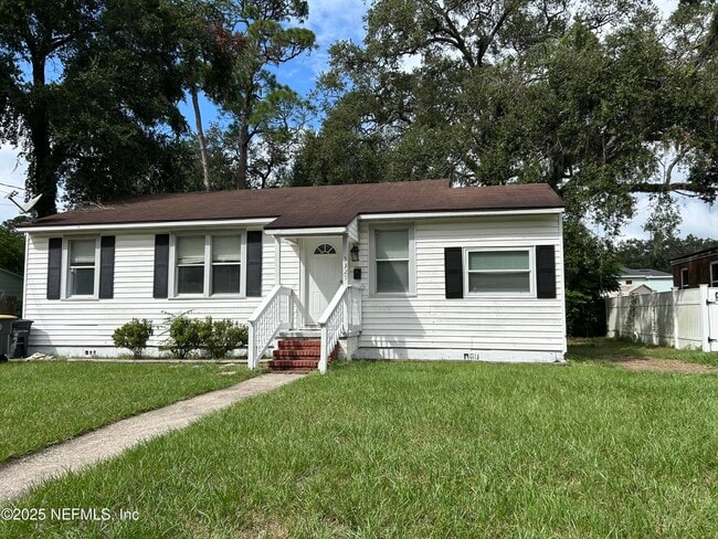 Photo - 3325 Claremont Rd