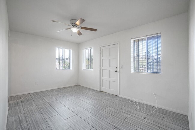 Photo - 30-32 Laurel Ave Unit 30