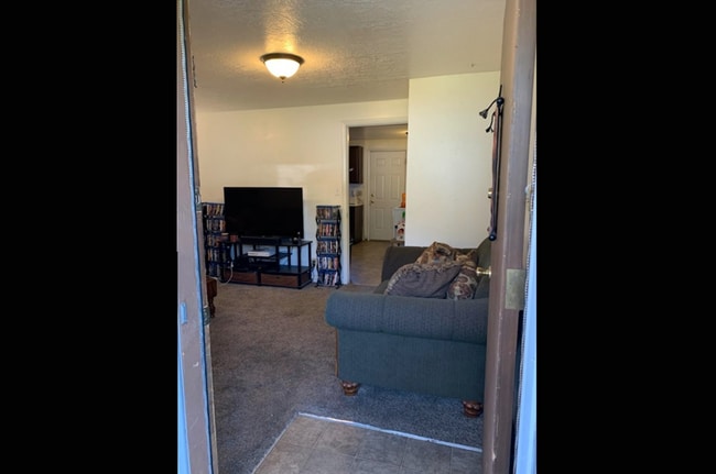 Photo - Binning Silver Unit 2212 (Bottom)